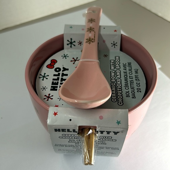 Sanrio Pink Dinnerware Set with Spoon - Picture 6 of 10